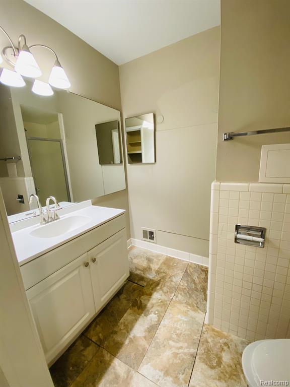 490 FOX HILLS Drive N, 8, Bloomfield Hills, MI 48304 — Photo 15