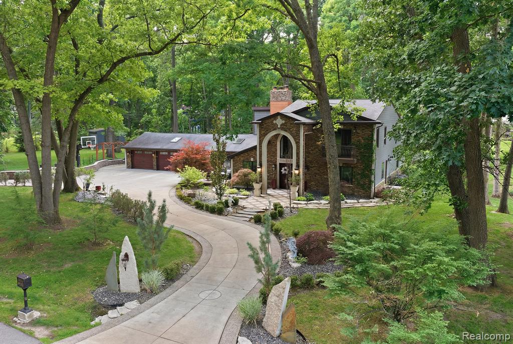 1258 Priscilla Lane, Rochester Hills, MI 48309