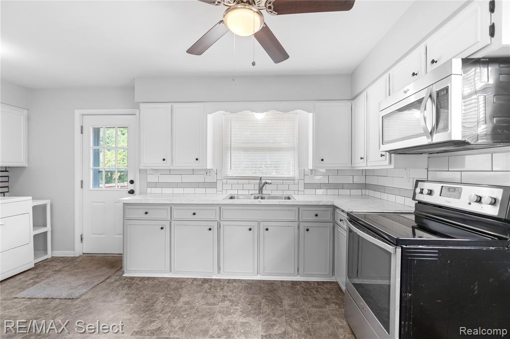 4505 Sheldon Lane, Flint, MI 48507 — Photo 9