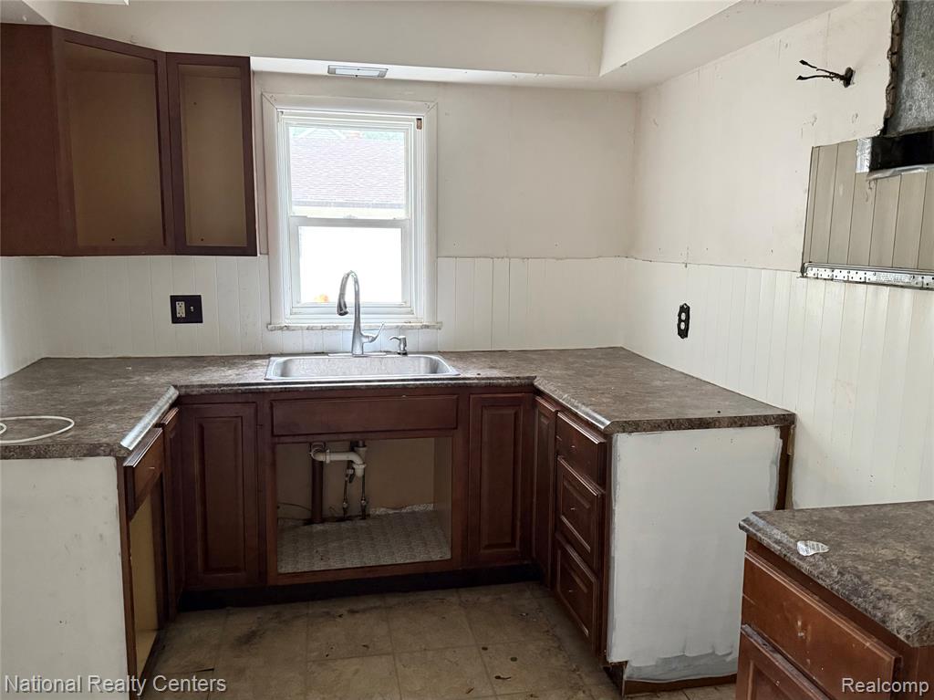 345 Colonial Lane, Algonac, MI 48001 — Photo 8