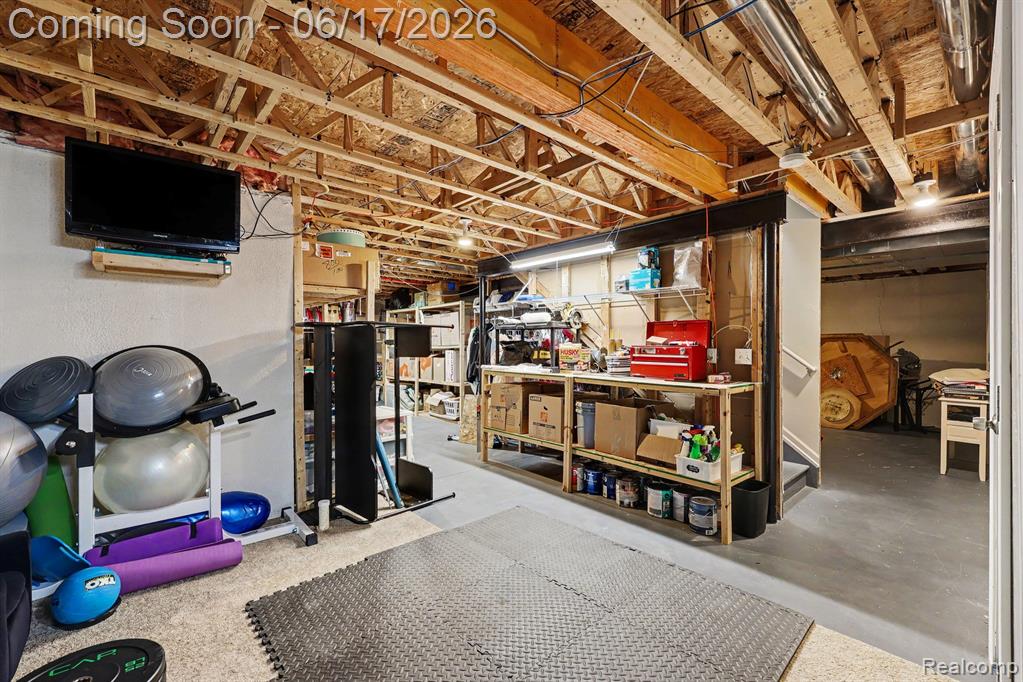 19120 Pembridge Street, Macomb, MI 48042 — Photo 29