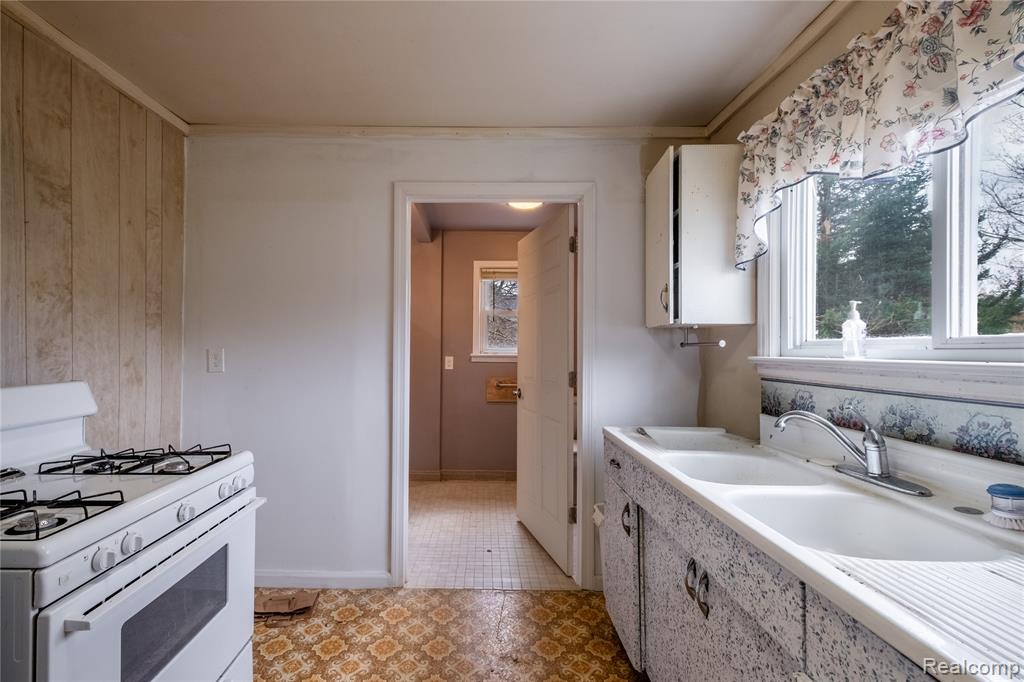 8219 N Genesee Road, Mount Morris, MI 48458 — Photo 10