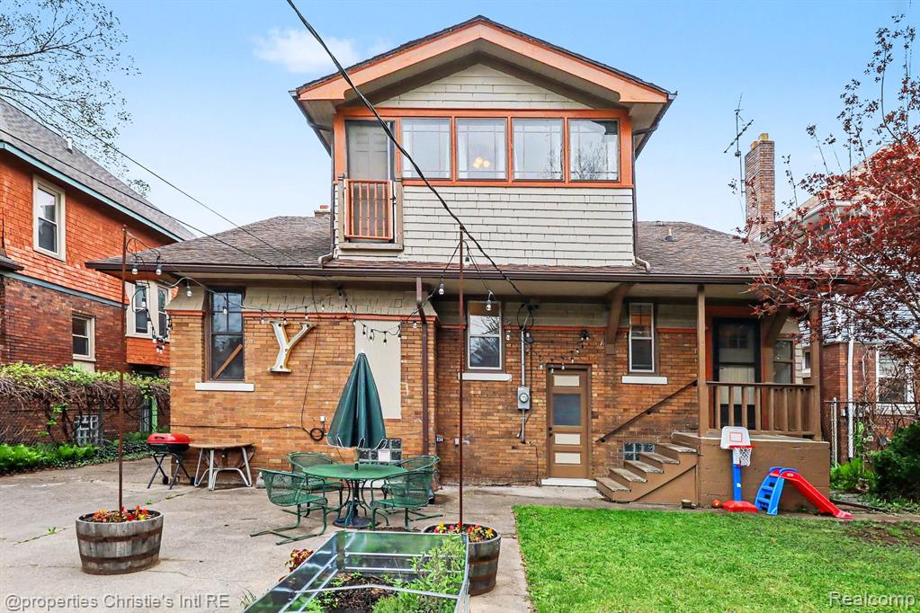 80 Glynn Court, Detroit, MI 48202 — Photo 30