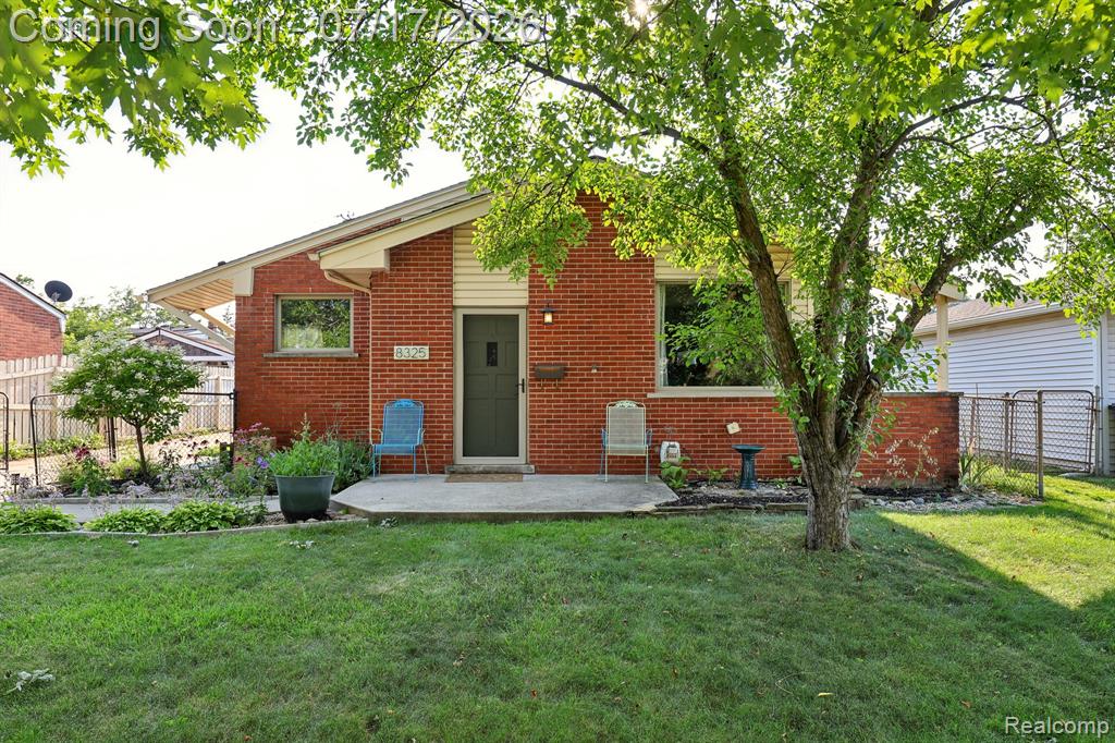 8325 N Hubbard Street, Westland, MI — front exterior