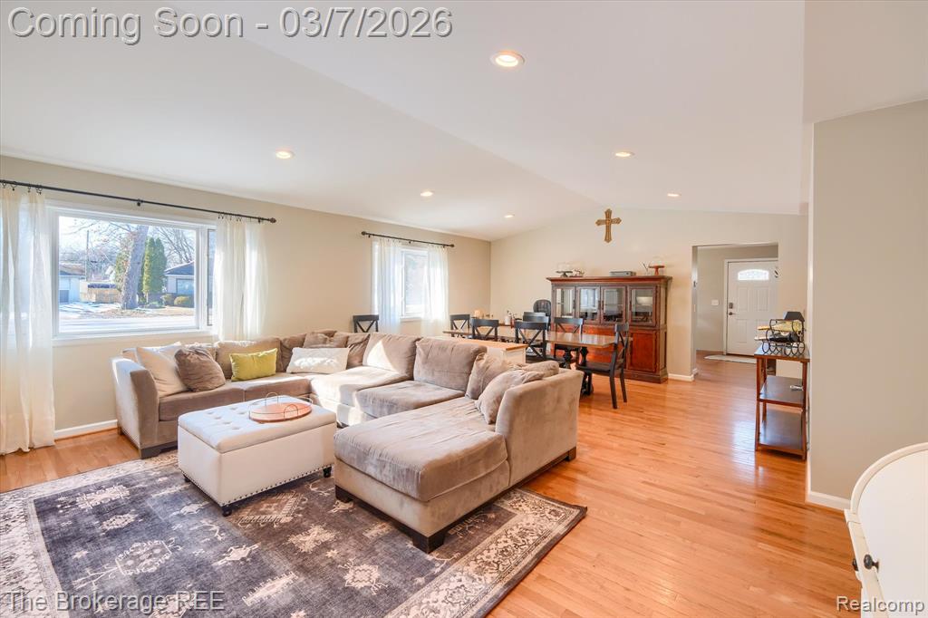 4405 Green Lake Road, West Bloomfield, MI 48323 — Photo 9