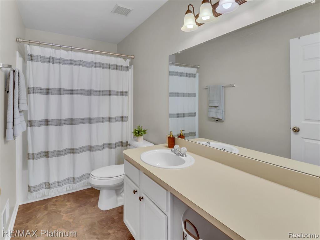 42202 Milton Drive, Belleville, MI 48111 — Photo 16
