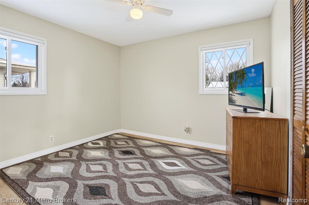 5328 Don Shenk Drive, Swartz Creek, MI 48473 — Photo 21
