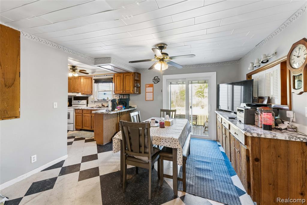 11472 E Lippincott Boulevard, Davison, MI 48423 — Photo 10