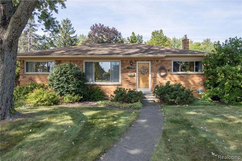 17058 W 13 Mile Road, Beverly Hills, MI 48025 — Photo 35