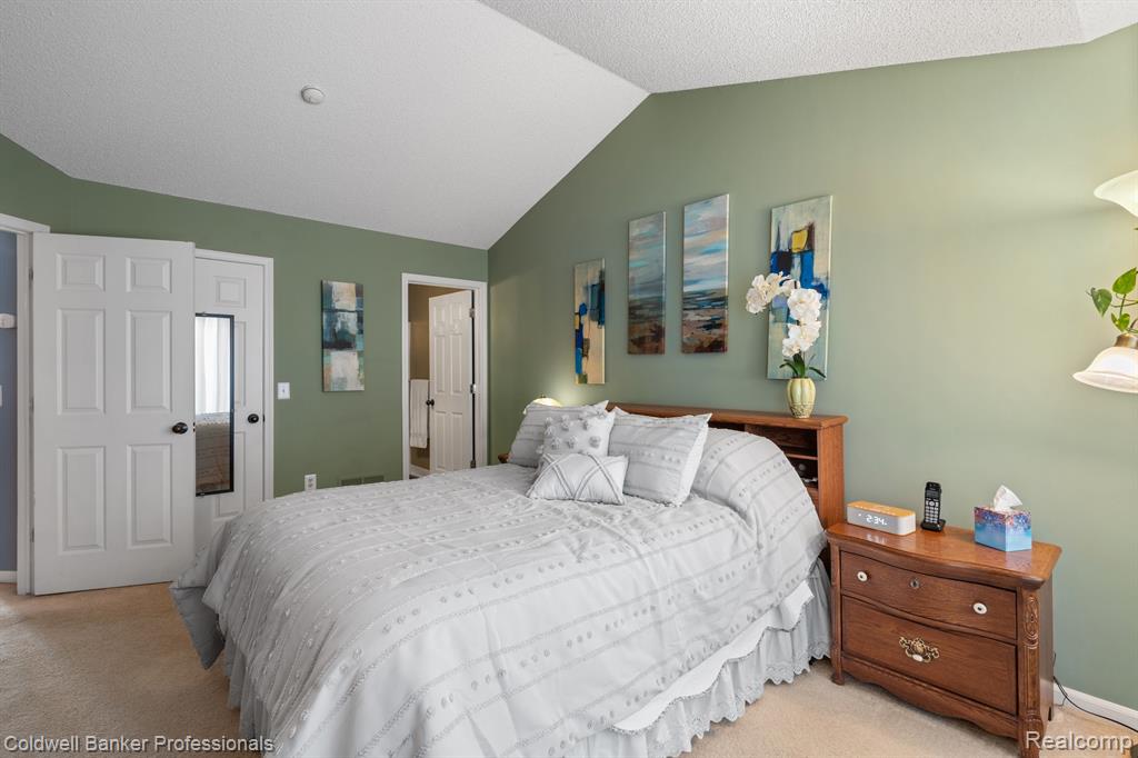 42046 SARATOGA Circle, Canton, MI 48187 — Photo 23
