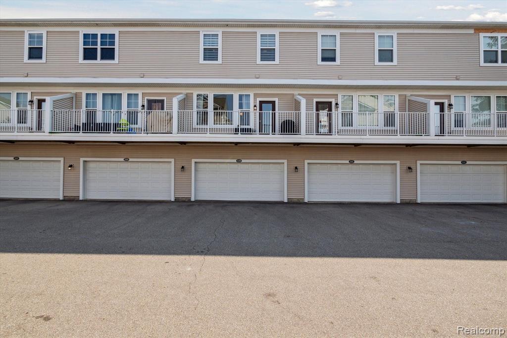 3189 Chambers W, Wixom, MI 48393 — Photo 37