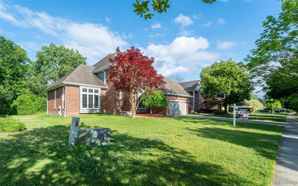 7386 Woodlore Drive, West Bloomfield, MI 48323 — Photo 3