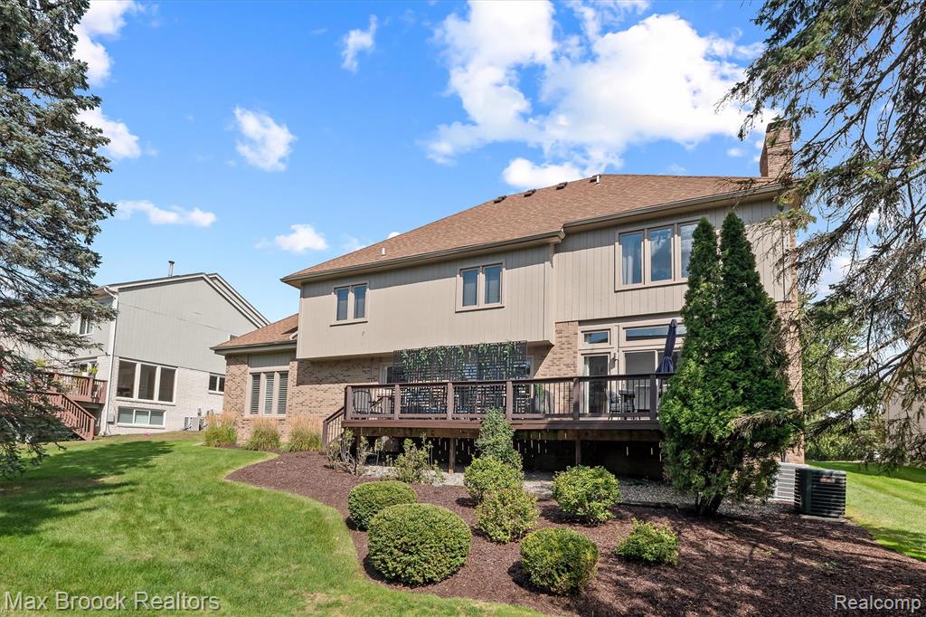 6612 Stonebridge E, West Bloomfield, MI — Photo 48