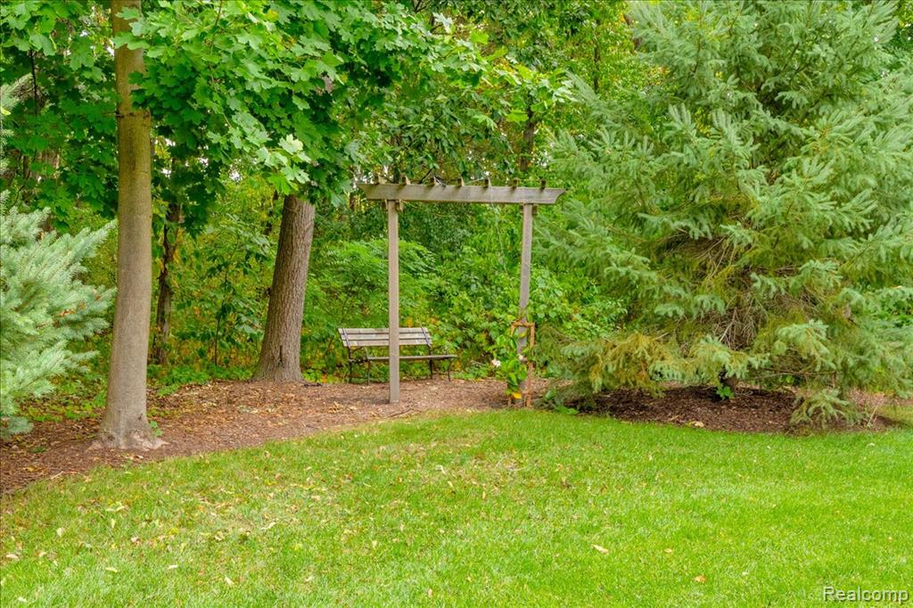 5050 Whitlow Court, Commerce Twp, MI 48382 — Photo 37
