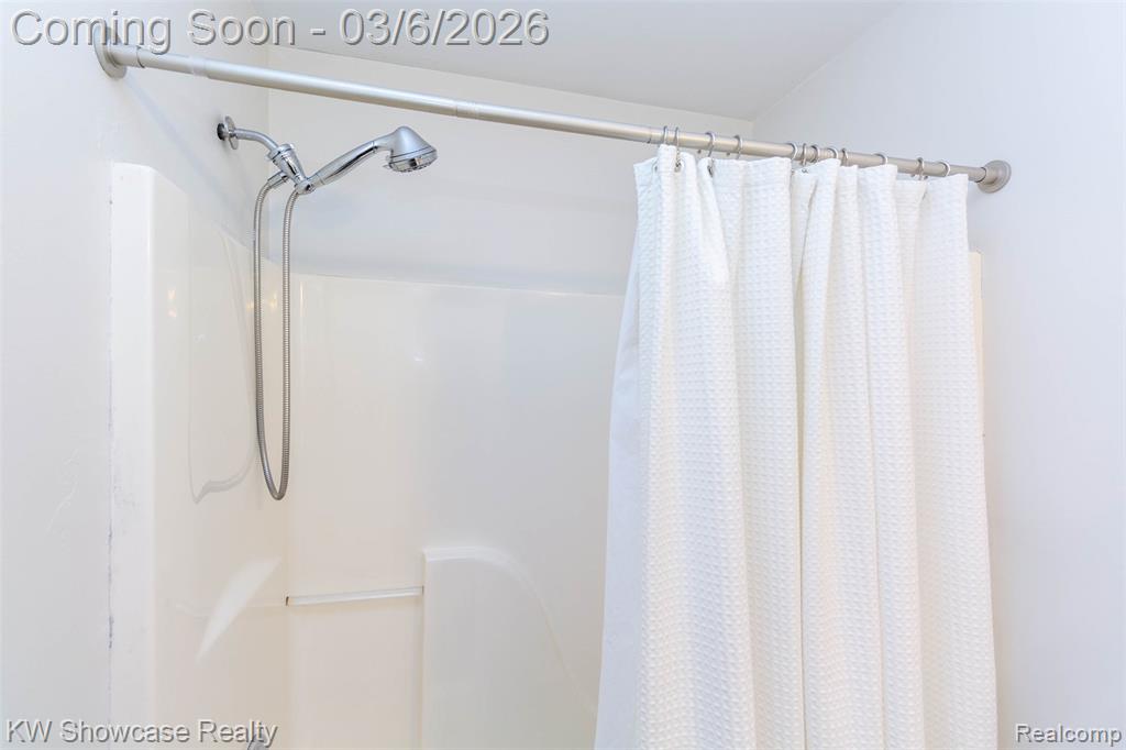 1747 Beechmont Street, Keego Harbor, MI 48320 — Photo 27