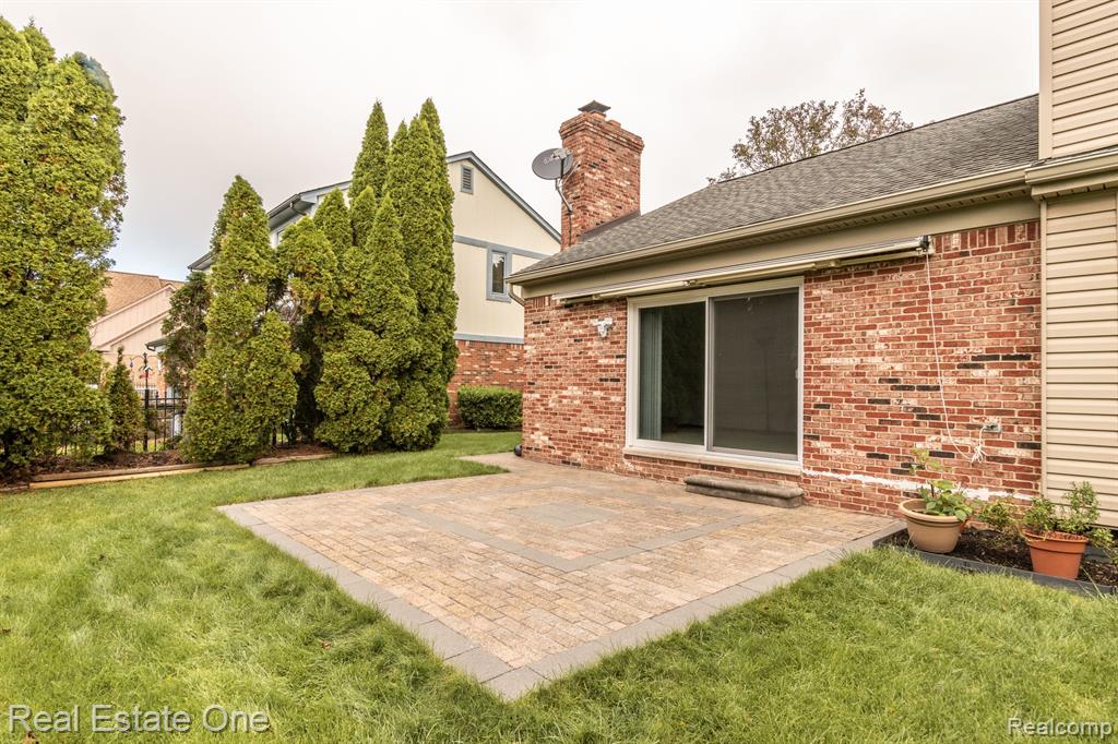 5201 CROWFOOT Drive, Troy, MI 48085 — Photo 56