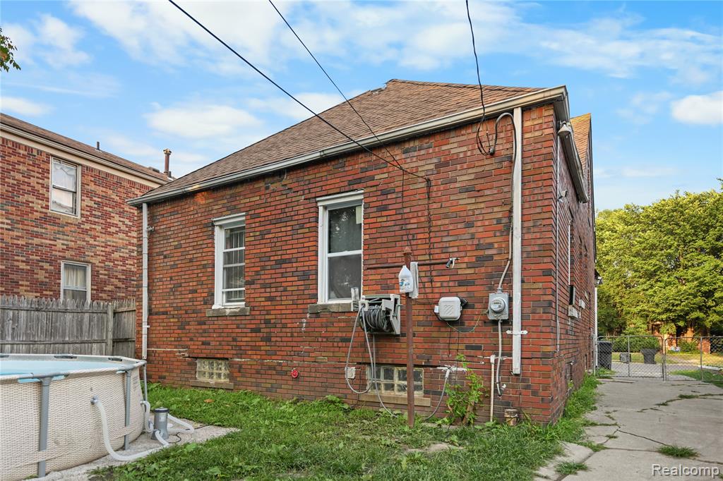9141 Hartwell Street, Detroit, MI 48228 — Photo 5