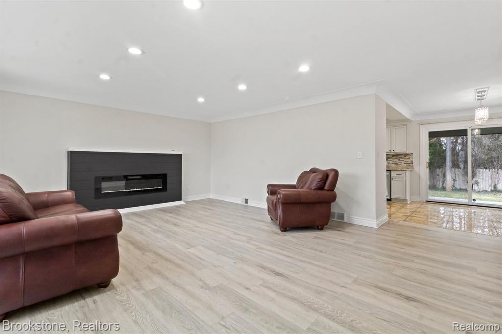41920 MAROLD Drive, Sterling Heights, MI 48314 — Photo 14