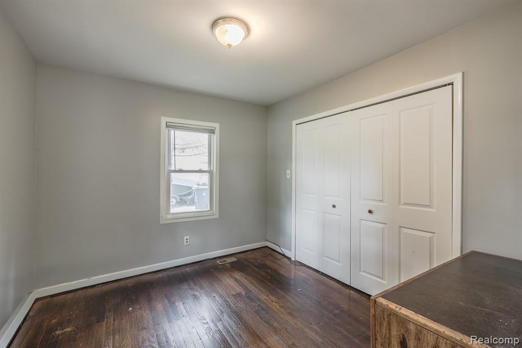 6400 Elmwood Drive, Waterford, MI 48329 — Photo 18