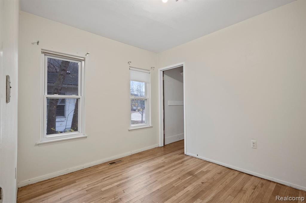 606 OAKLAND Avenue, Royal Oak, MI 48067 — Photo 24