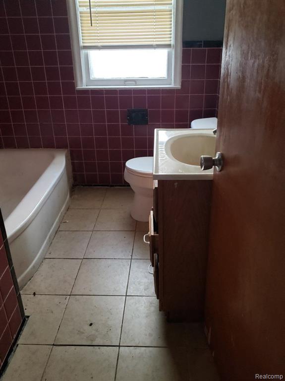8880 MINOCK Street, Detroit, MI 48228 — Photo 4