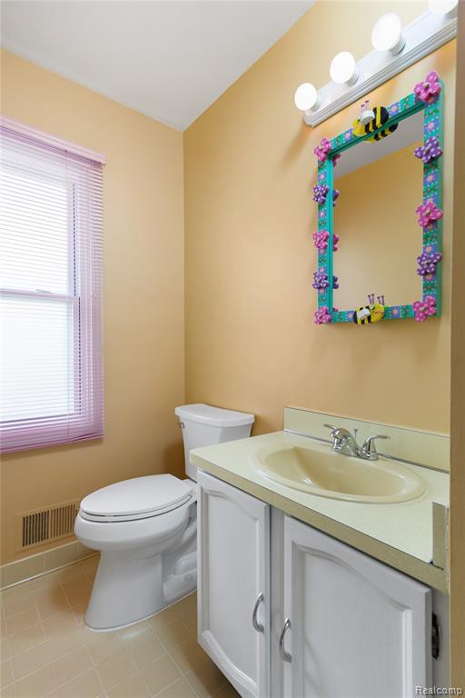 5023 Meadowbrook Drive, West Bloomfield, MI — Photo 13