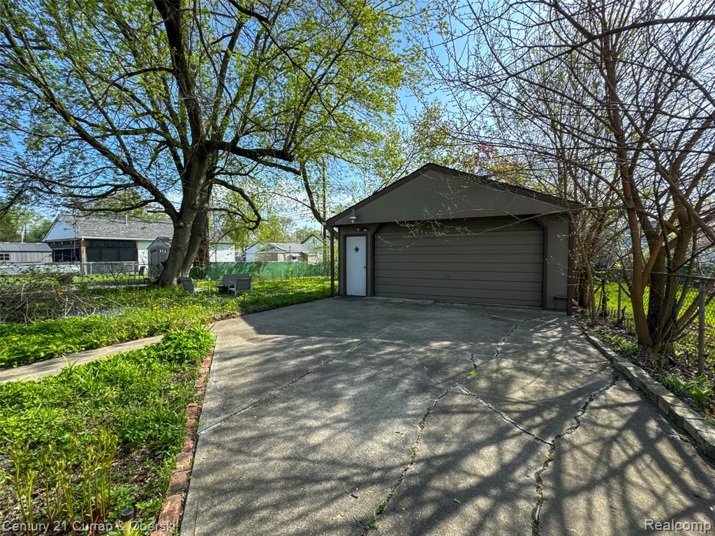 725 S Manitou Avenue, Clawson, MI — Photo 36