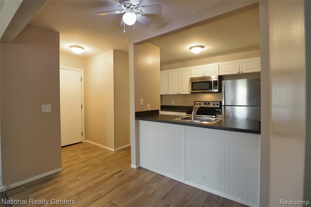 8711 Candlewood Trail, 5, Brighton, MI 48116 — Photo 5