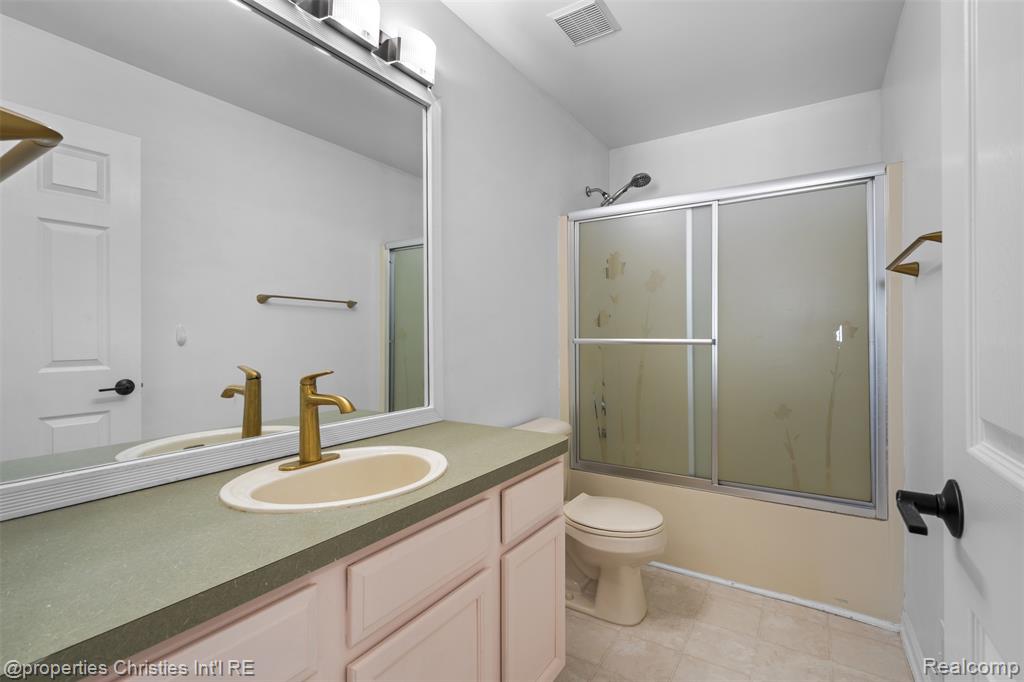 9670 Wexford Drive, Ypsilanti, MI 48198 — Photo 42