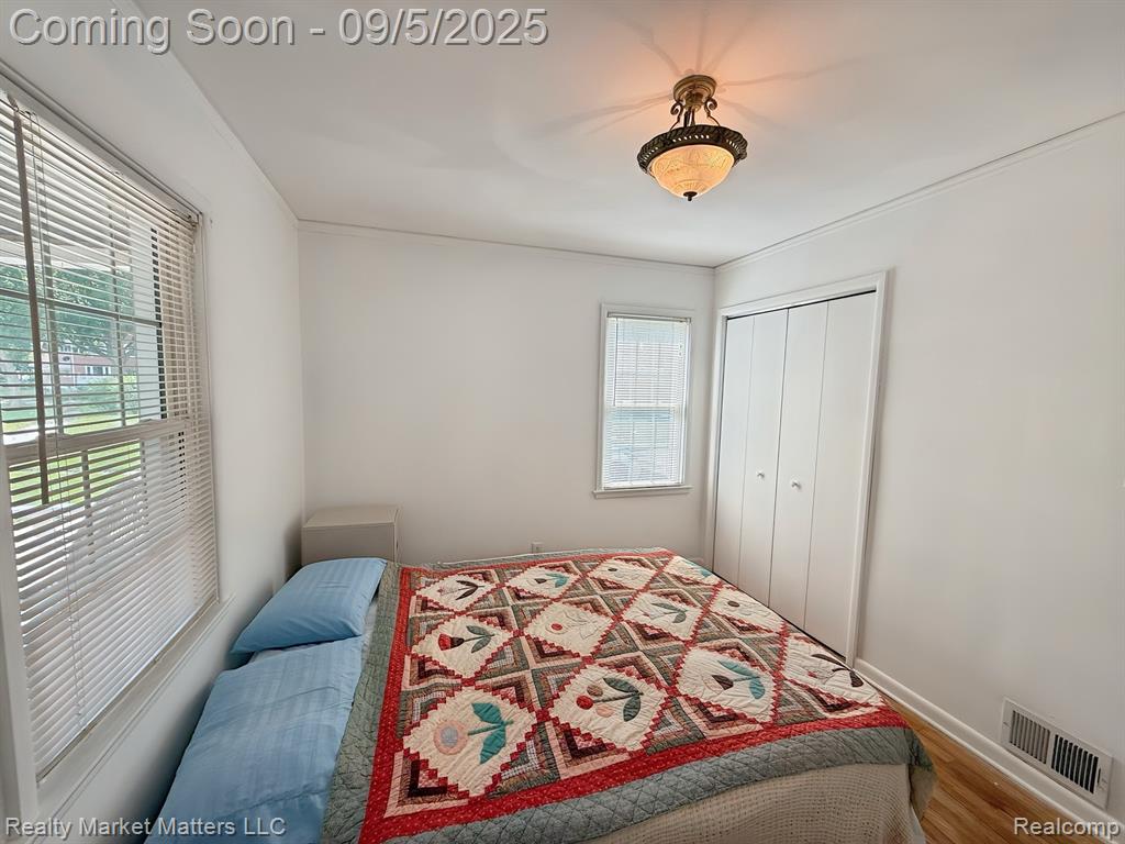 418 Chalmers Street, Flint, MI 48503 — Photo 5
