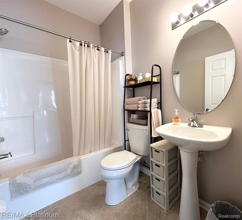 1113 RIAL LAKE Drive, Unit # 40, Howell, MI 48843 — Photo 11