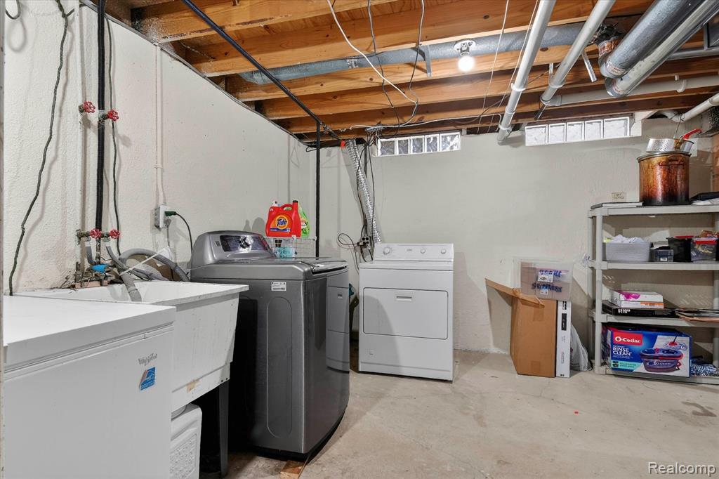 19523 Plumwoode Court, Brownstown, MI 48183 — Photo 34