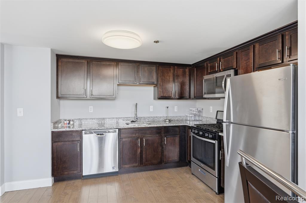 250 E Harbortown Drive, 404, Detroit, MI 48207 — Photo 14