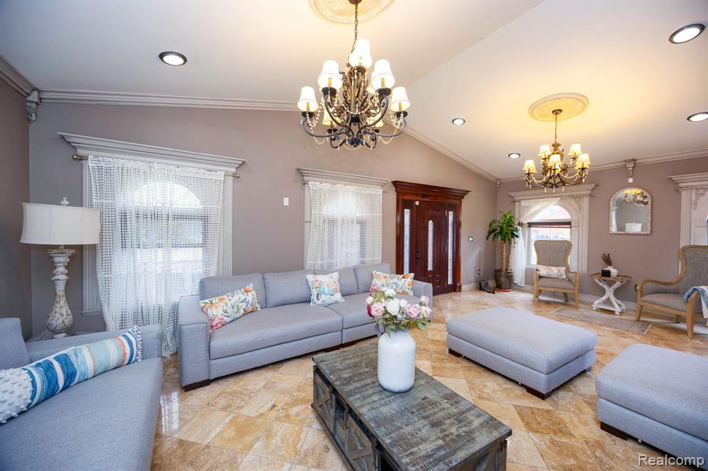8401 Fenton Street, Dearborn Heights, MI 48127 — Photo 11