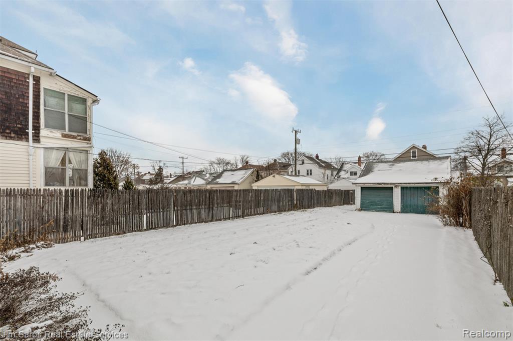 1328 Lakepointe Street, Grosse Pointe Park, MI 48230 — Photo 3