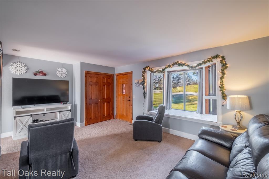 731 Cherry Hill Court, Columbiaville, MI 48421 — Photo 7
