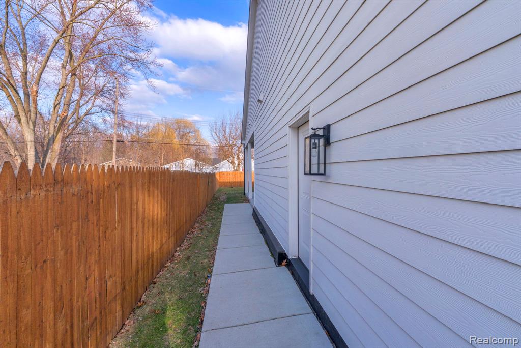 22664 Colgate Street, Farmington, MI 48336 — Photo 49