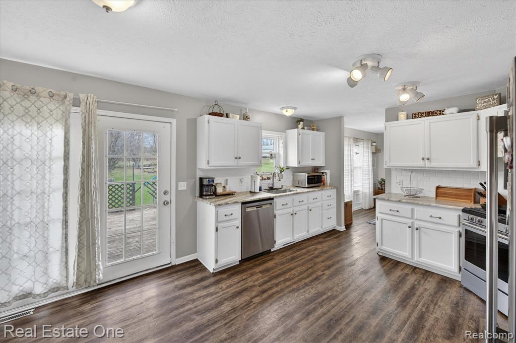 7841 Bergin Road, Howell, MI 48843 — Photo 9