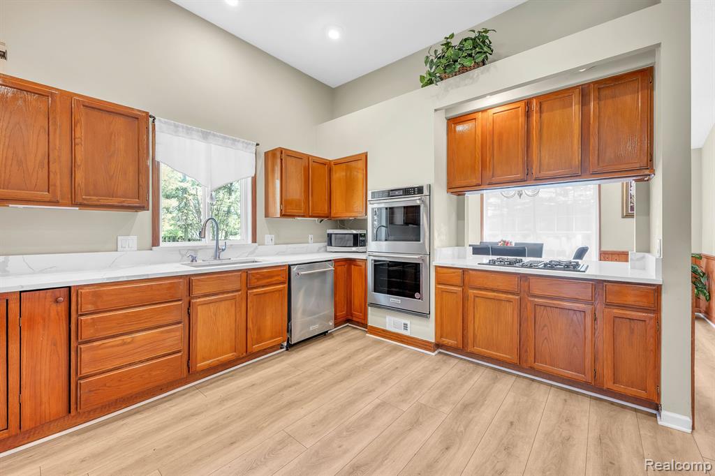 4953 CLINTONVILLE Road, Clarkston, MI — Photo 12