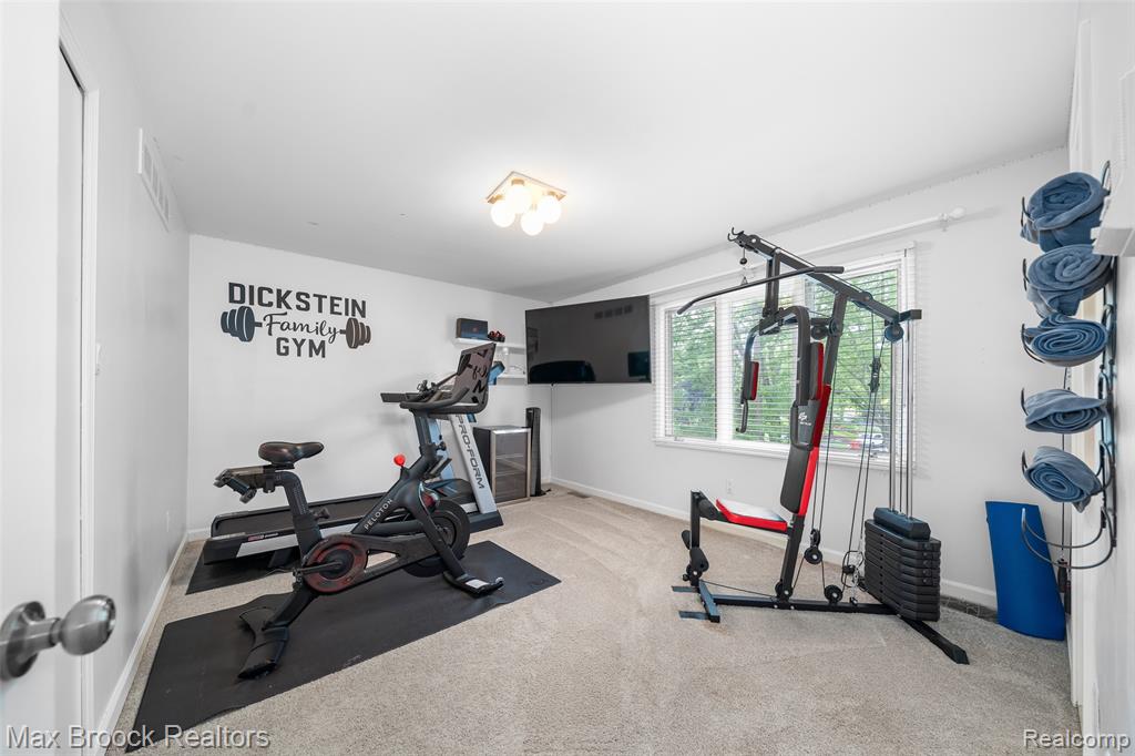 4695 Maura Lane, West Bloomfield, MI 48323 — Photo 32