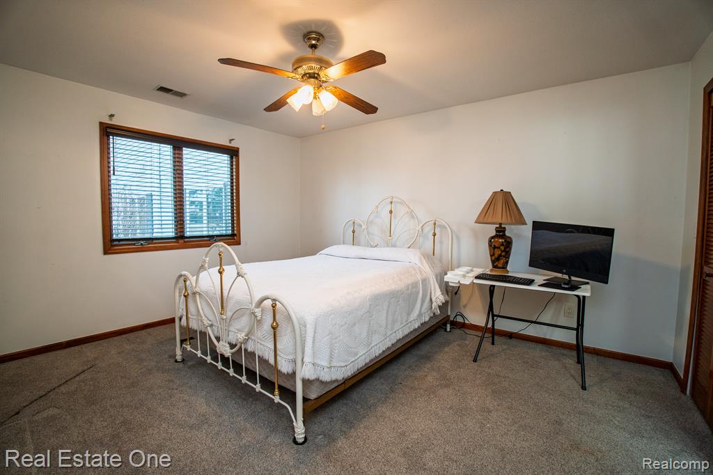 1375 HARBOUR Boulevard, 123, Trenton, MI 48183 — Photo 12