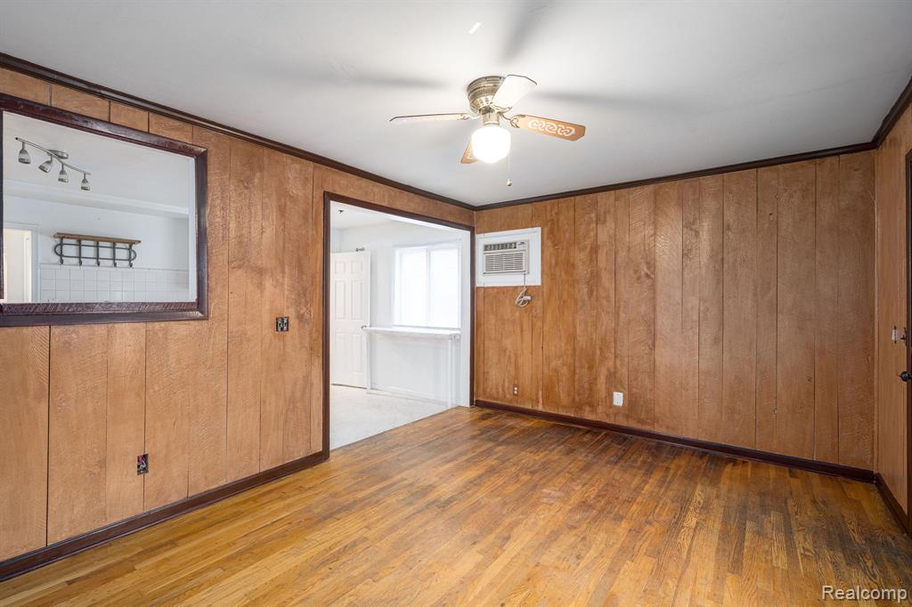 6585 Dolphin Street, Dearborn Heights, MI 48127 — Photo 25