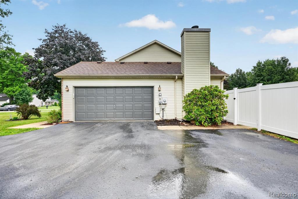 9664 Alger Drive, Brighton, MI 48114 — Photo 6