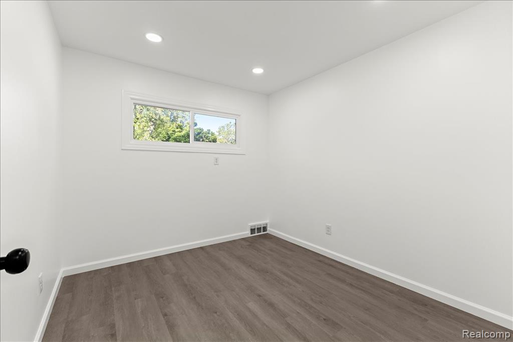 9022 Lucerne, Redford, MI 48239 — Photo 17