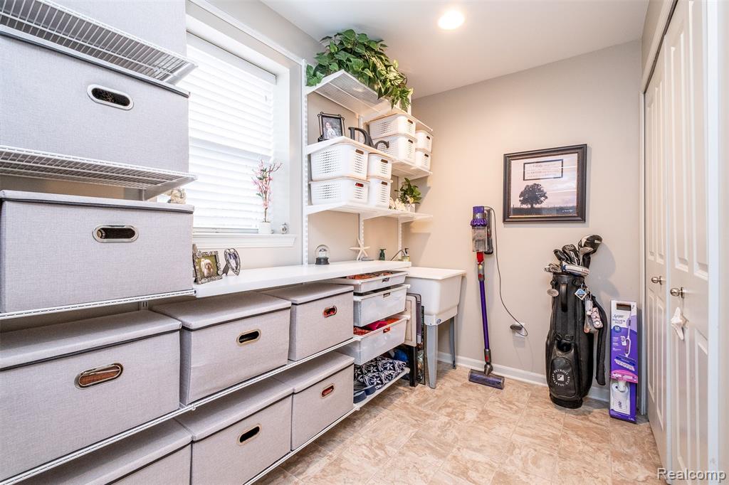 4580 Bradley Circle, 24, Troy, MI 48085 — Photo 32