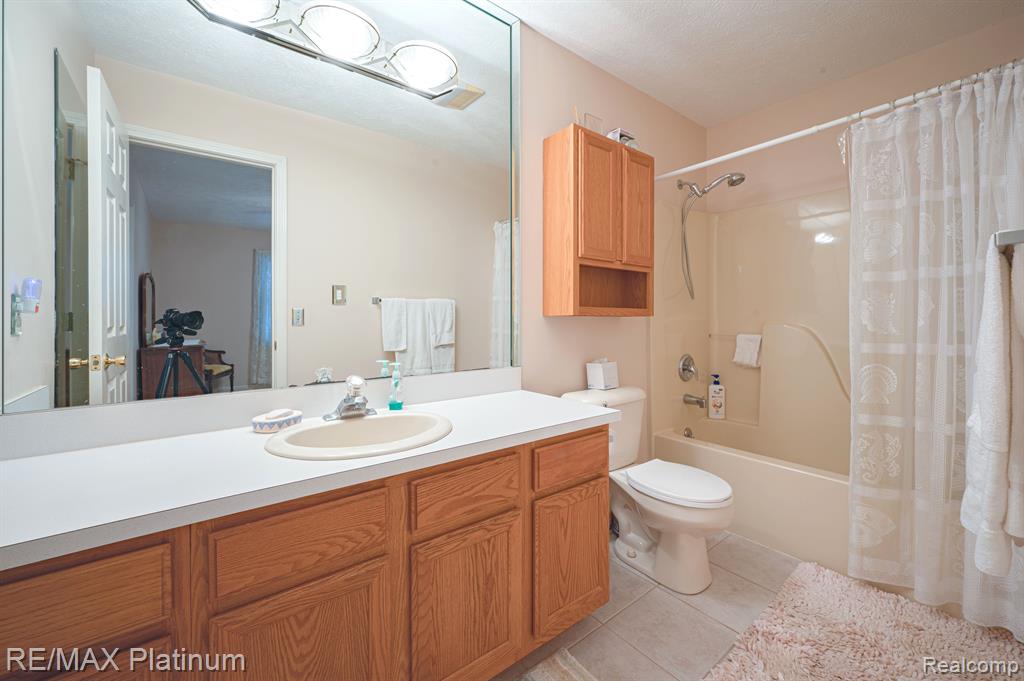 7567 Radcliffe, 55, Brighton, MI 48114 — Photo 24