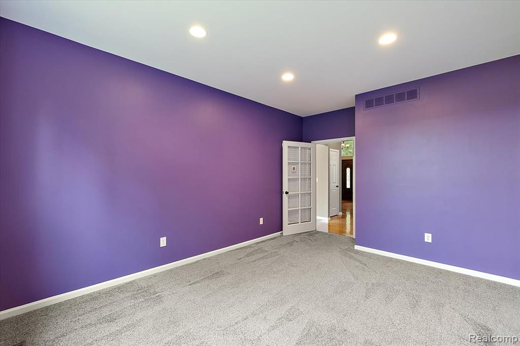 5390 Plantation Drive, Commerce Twp, MI 48382 — Photo 32