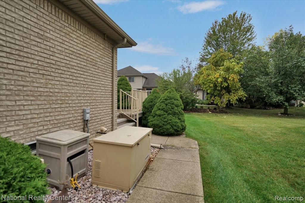 45866 Glen Court, Macomb, MI 48044 — Photo 28