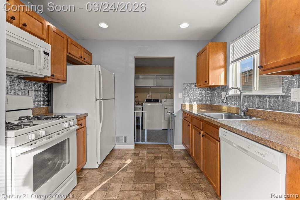 9449 Sylvia, Taylor, MI 48180 — Photo 11