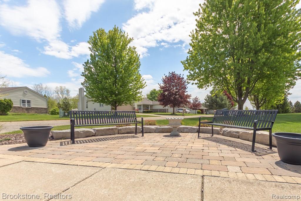 12465 Pagels Drive, 22, Grand Blanc, MI 48439 — Photo 46